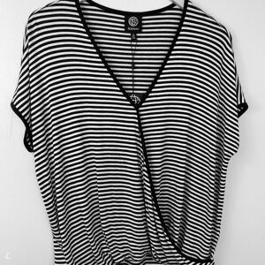 Bobeau black/ white stripes top. Sz S